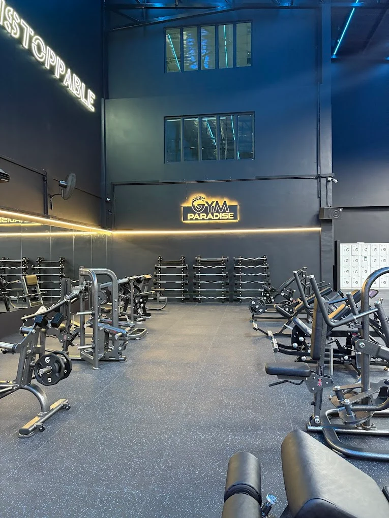 Free weight zone with UNSTOPPABLE neon